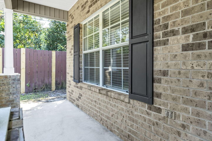 Property Photo: 84 2nd Avenue FL 32579
