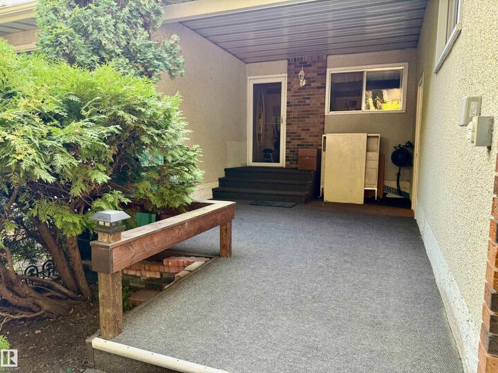 Property Photo:  77 Forest Drive  AB T8N 1Z1 