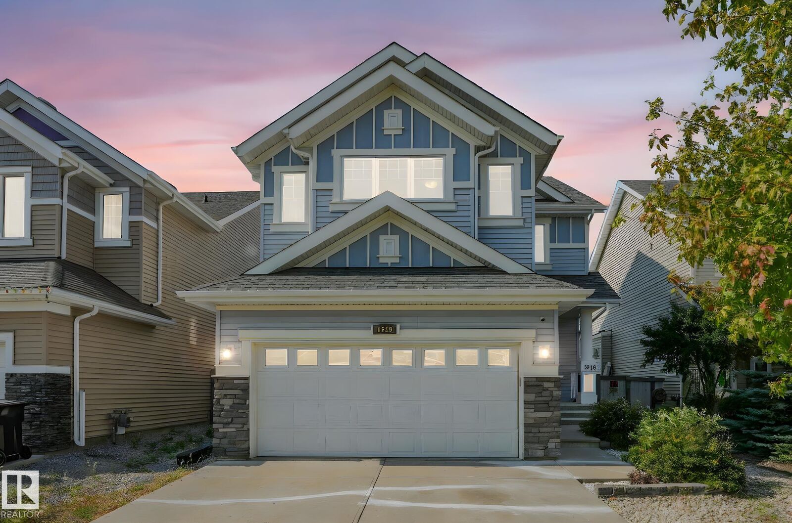 Property Photo:  1948 78 Street SW  AB T6X 1W3 