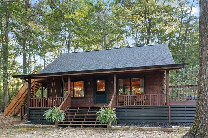 Property Photo: 580 Twin Mountain Lake Circle GA 30175
