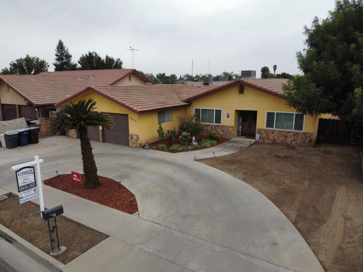 Property Photo: 1625 S Lydia Drive CA 93274