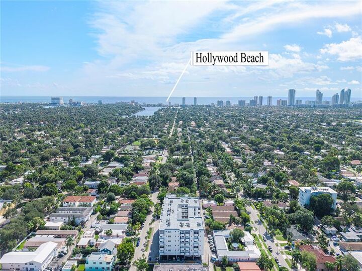 Property Photo: 1720 Jefferson St 212 FL 33020