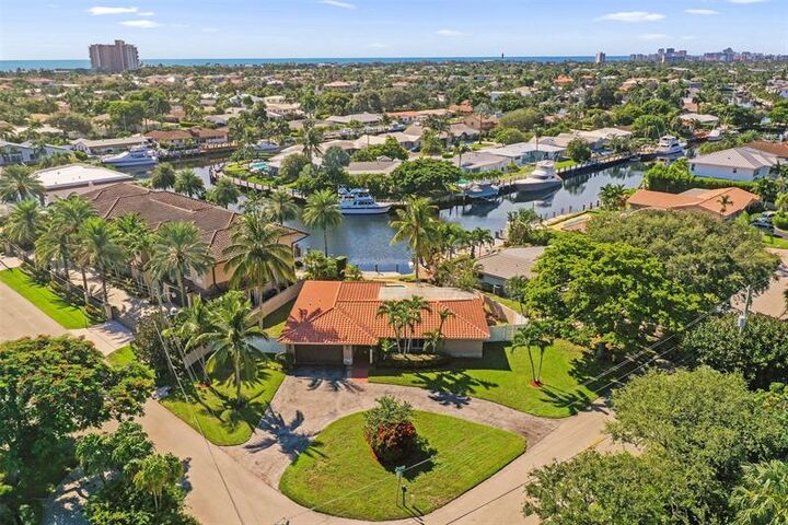 Property Photo:  4060 NE 26th Ave  FL 33064 