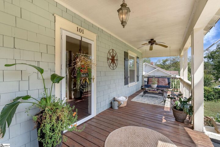 Property Photo:  101 E Main Street  SC 29687 