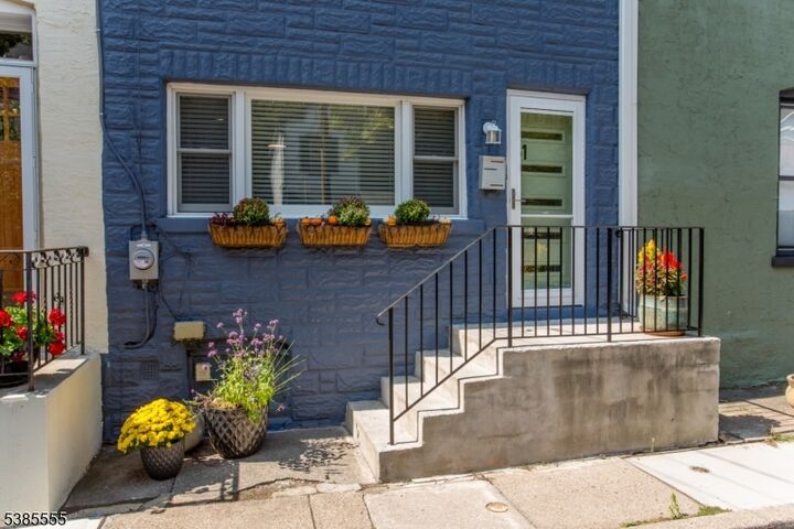 Property Photo:  61 N Franklin St  NJ 08530 