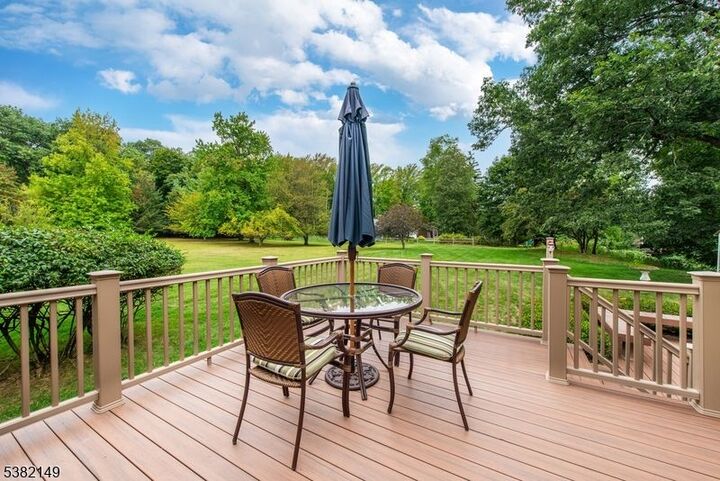 Property Photo:  4 Spruce Rd  NJ 07006 