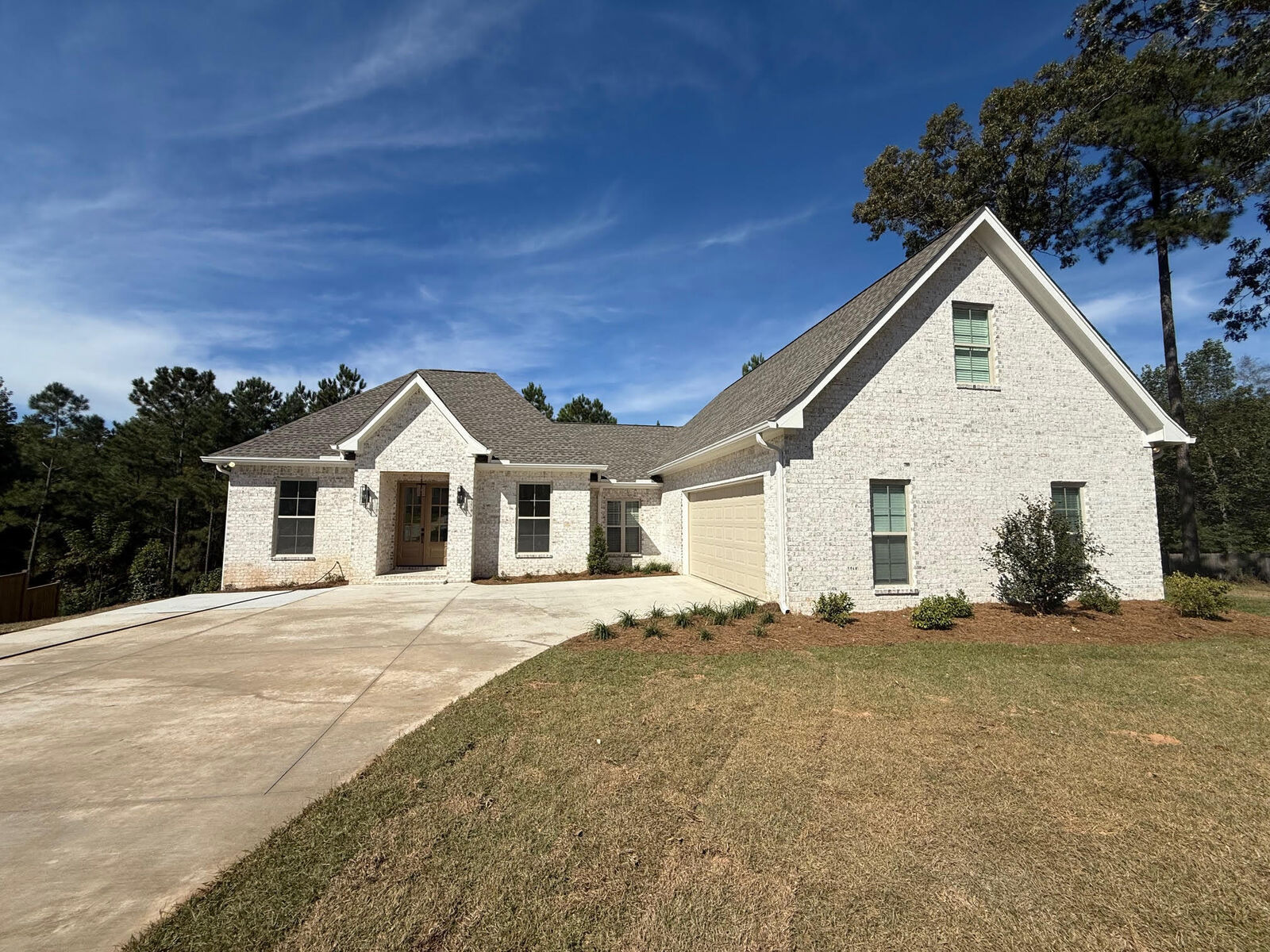 Property Photo: 7 Pinehill Ct. MS 39402