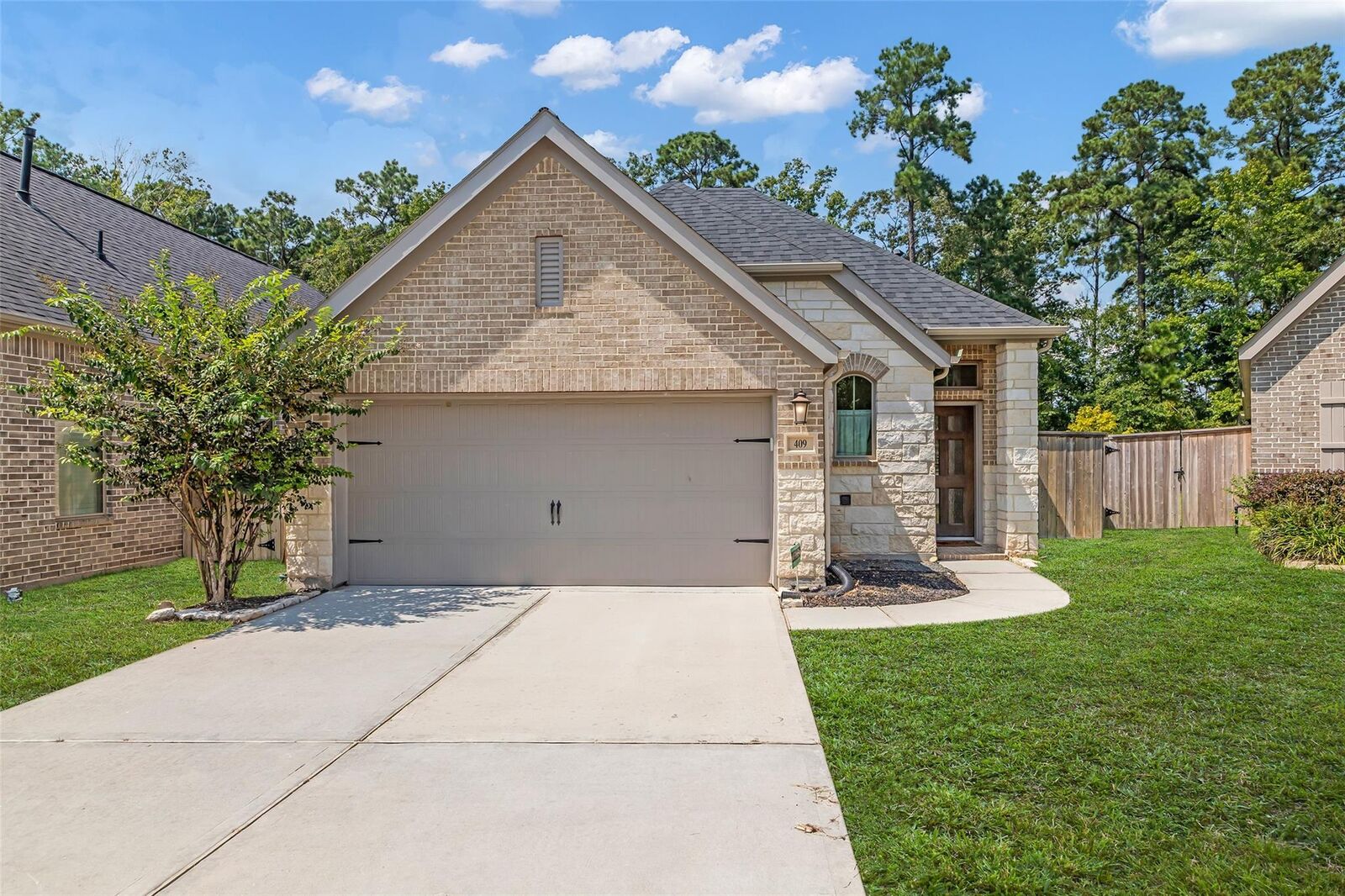 Property Photo:  409 Brow Pines Court  TX 77316 