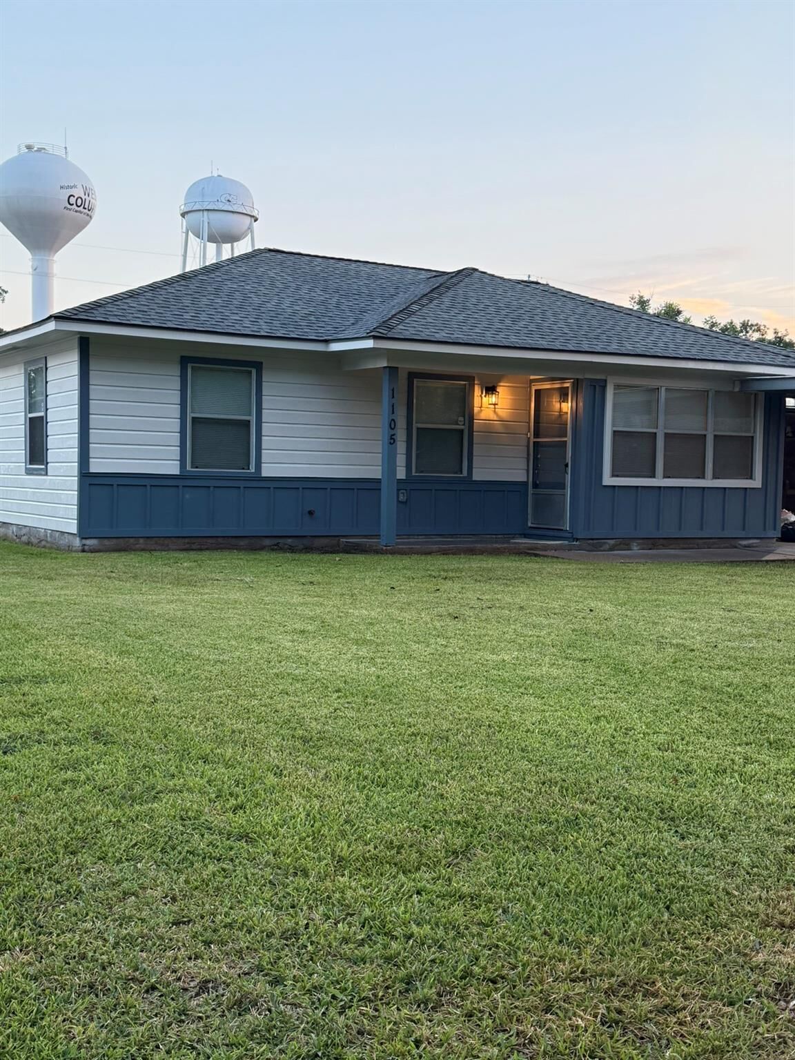 Property Photo:  1105 Woodbine Drive  TX 77486 