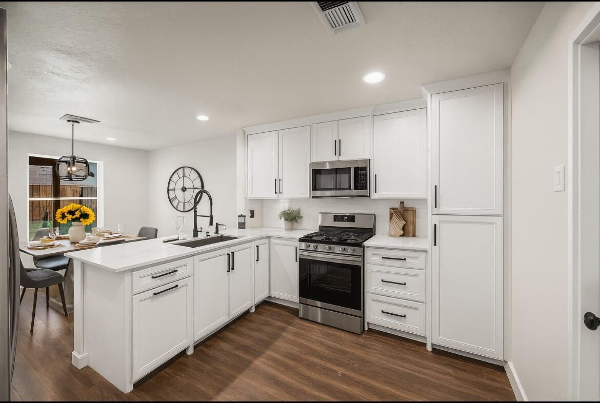 Property Photo:  747 Oak West  TX 77073 