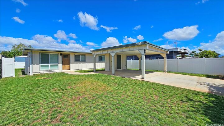 Property Photo:  91-1154 Kauiki Street  HI 96706 