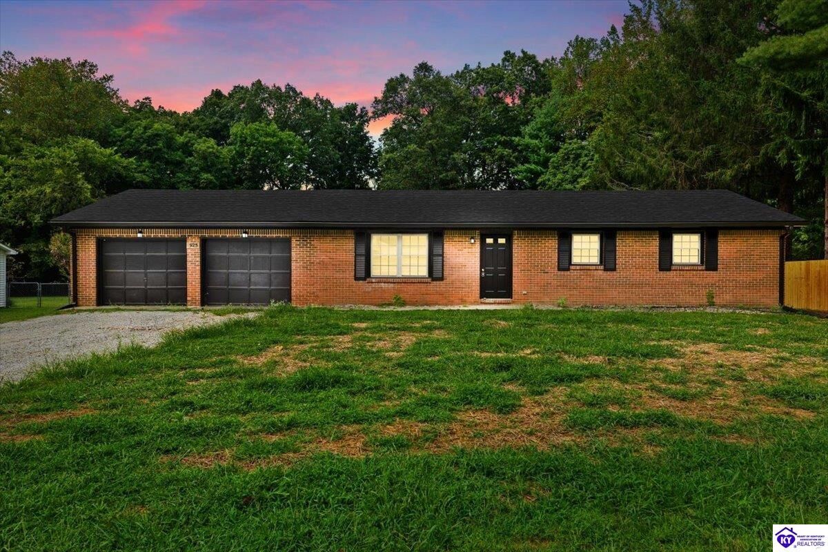 Property Photo: 925 Lincoln Drive KY 42701
