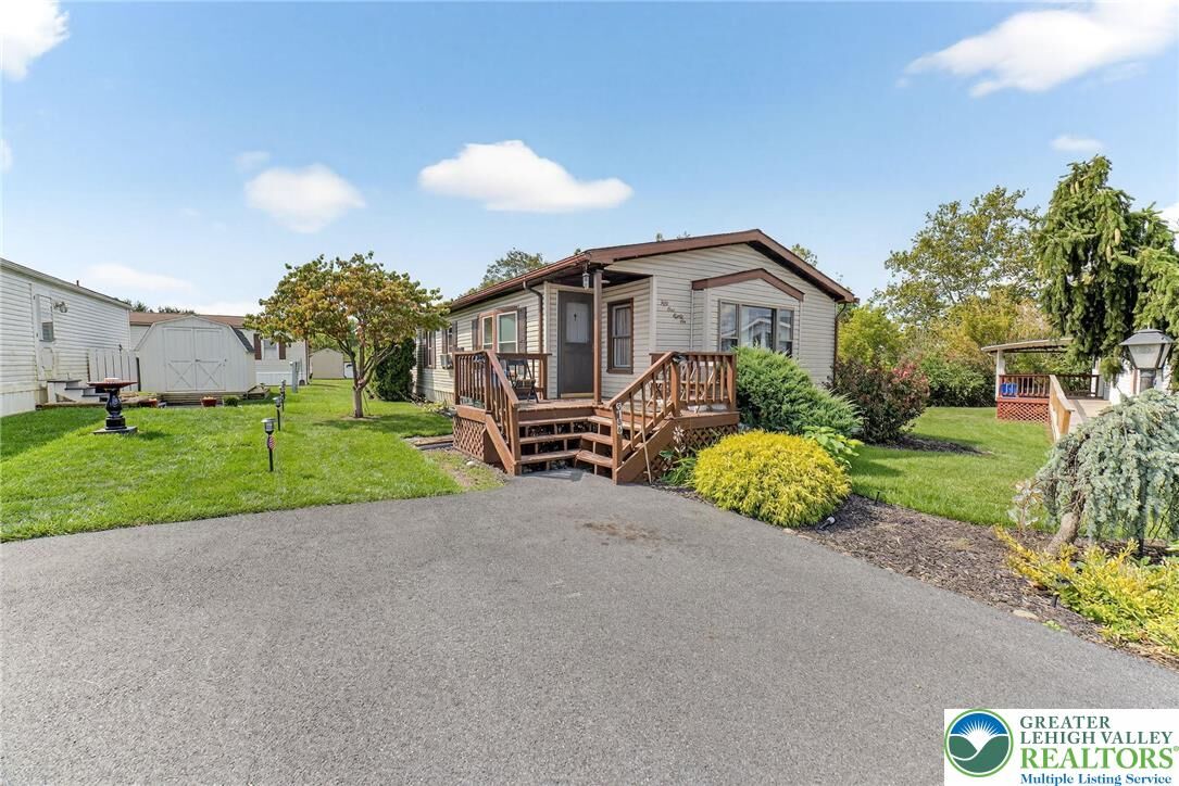 Property Photo:  5186 Stone Terrace Drive  PA 18052 