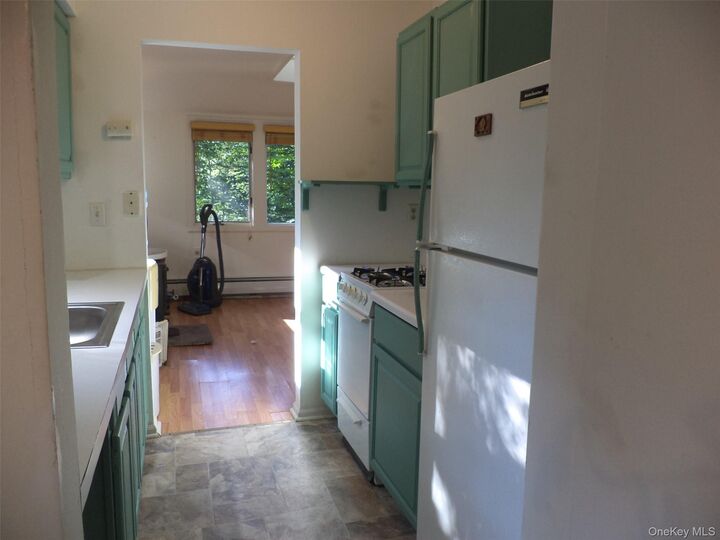 Property Photo:  20 Oakwood Trail N  NY 10950