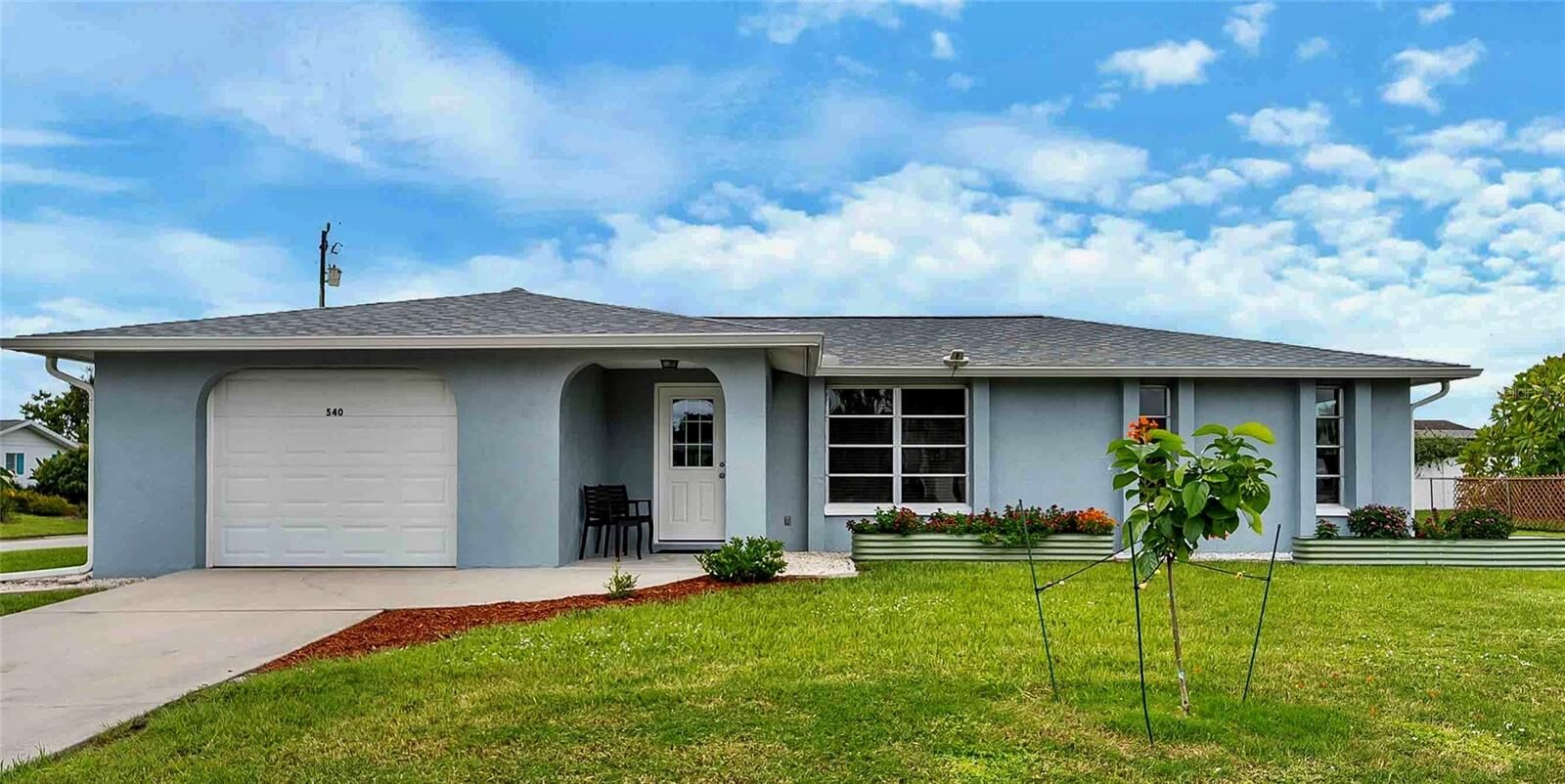 Property Photo: 540 Oxford Drive FL 34293