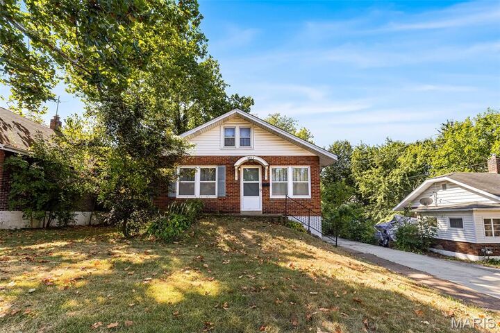 8822 Olden Avenue  St Louis MO 63114 photo