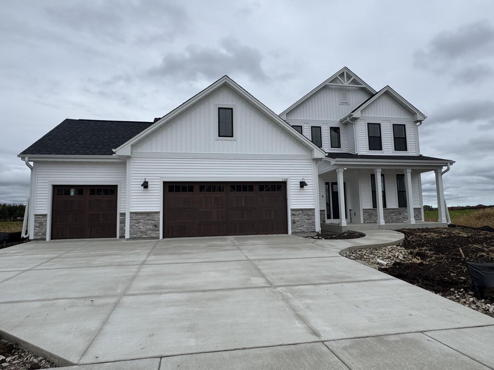 Property Photo: 1328 Periwinkle Pass WI 53066