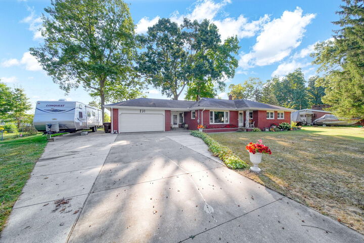 Property Photo:  231 Eastlawn  MI 49269 