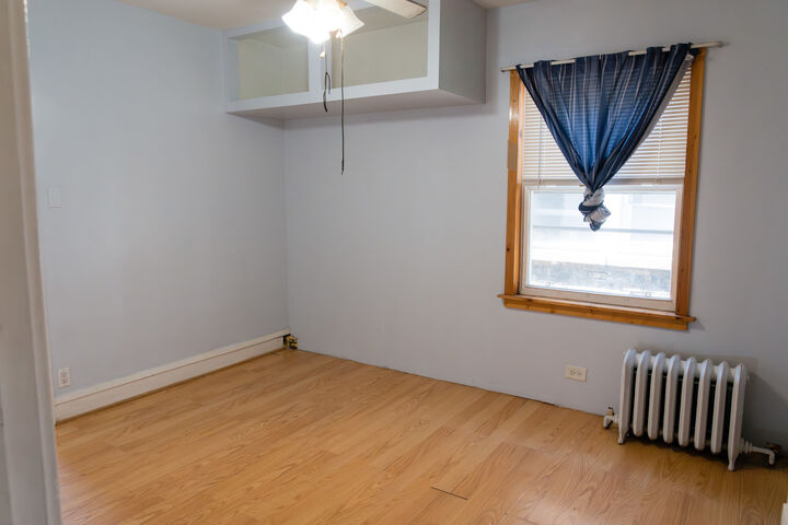 Property Photo: 4843 W George Street 2 IL 60641