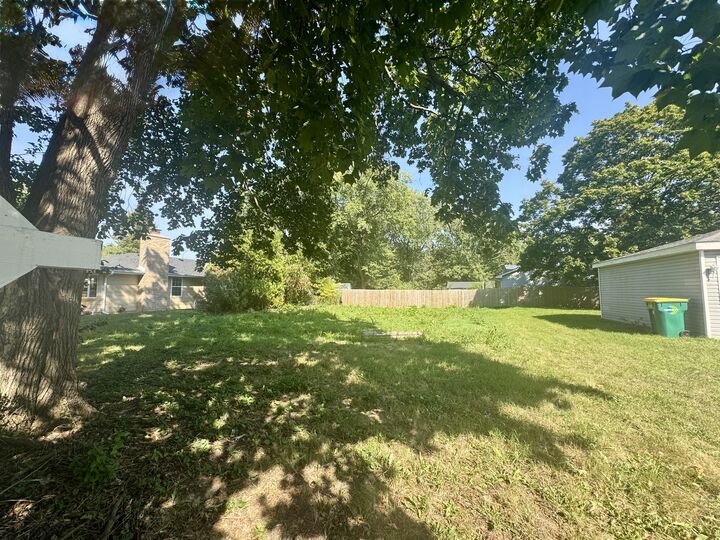 Property Photo: 820 N Van Buren Street IL 60510
