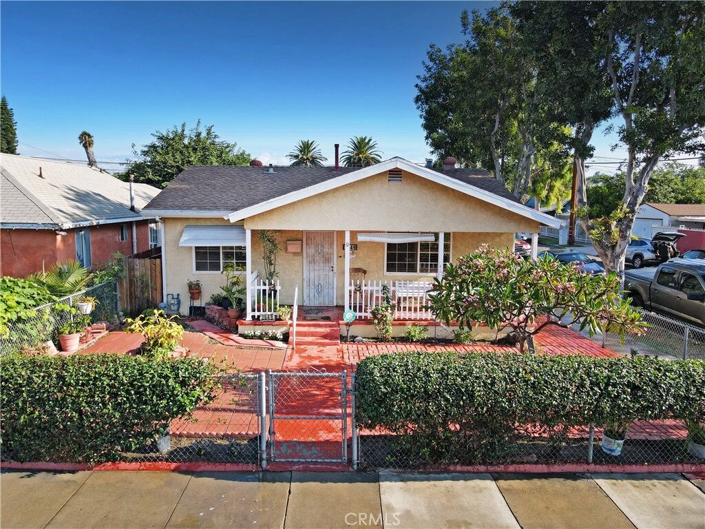 Property Photo: 2649 111th Street CA 90262