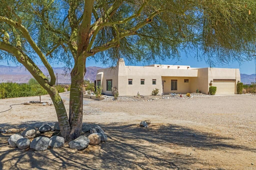 Property Photo:  373 Ocotillo Circle  CA 92004 