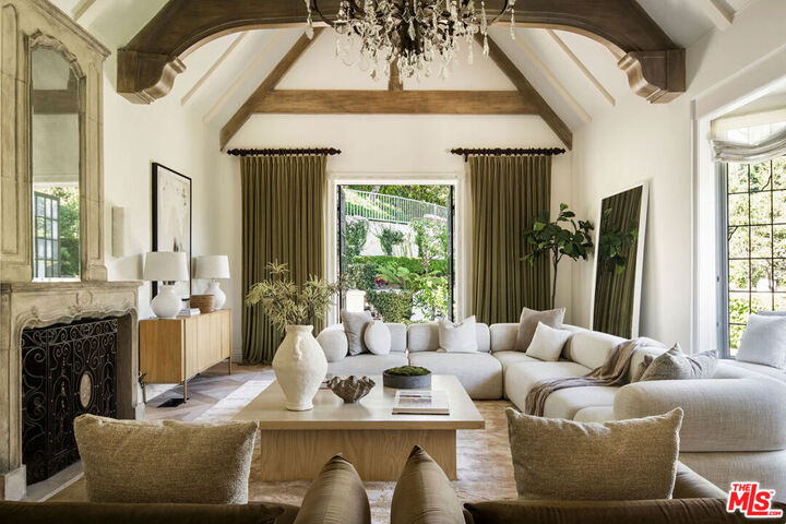 Property Photo:  10950 Bellagio Road  CA 90077 