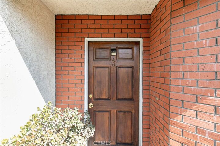 Property Photo: 604 N Kenwood 3 CA 91206
