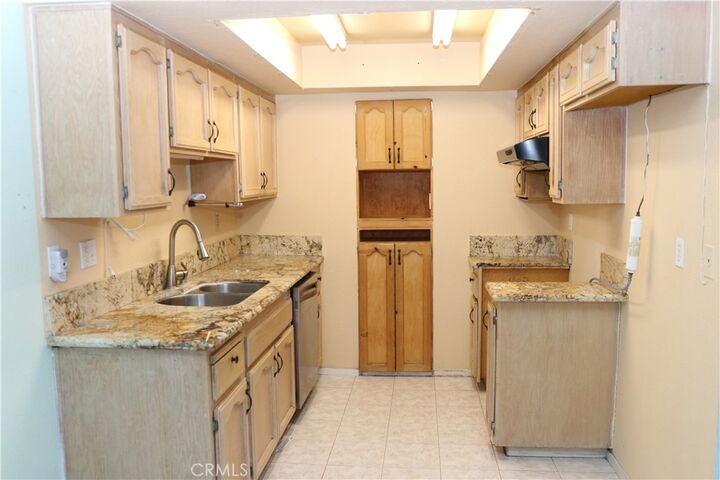 Property Photo:  601 S Euclid Street 4  CA 90631 