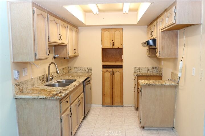 Property Photo:  601 S Euclid Street 4  CA 90631 