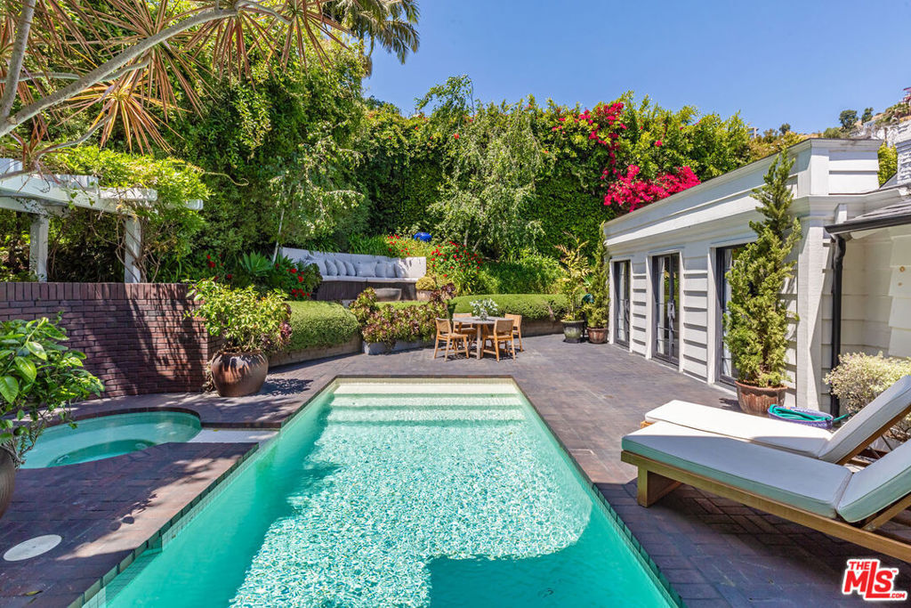 Property Photo: 1437 Belfast Drive CA 90069
