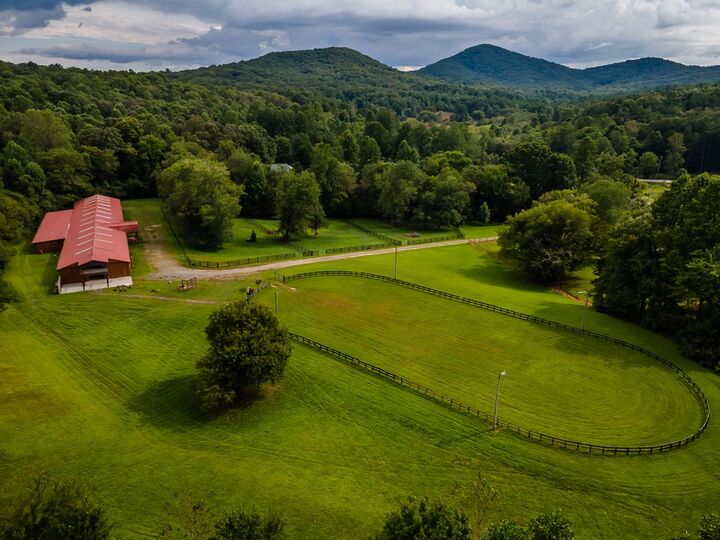 Property Photo: 86 Stable Gate Drive GA 30512