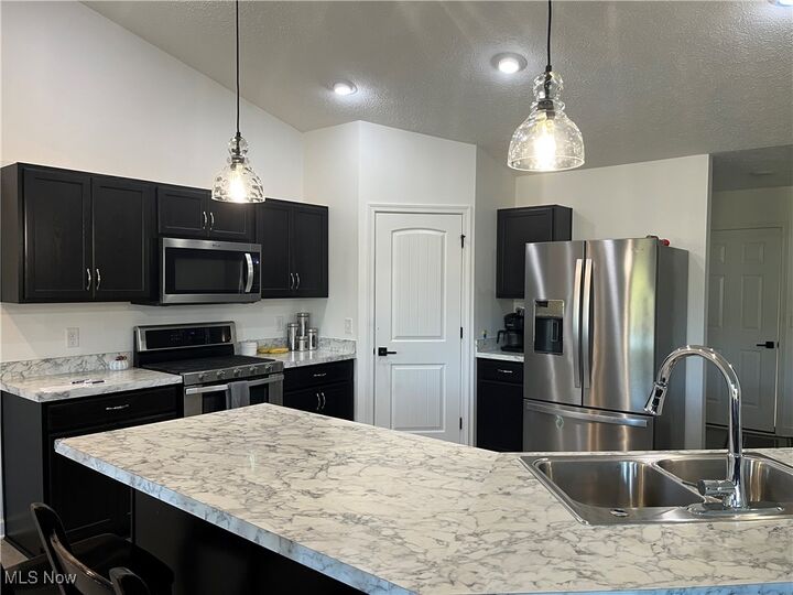 Property Photo:  7193 Pawnee Road  OH 44275 