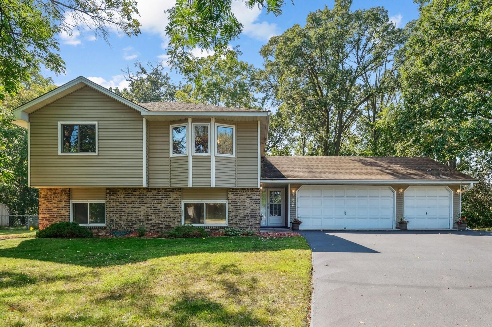 Property Photo:  2623 93rd Way  MN 55444 