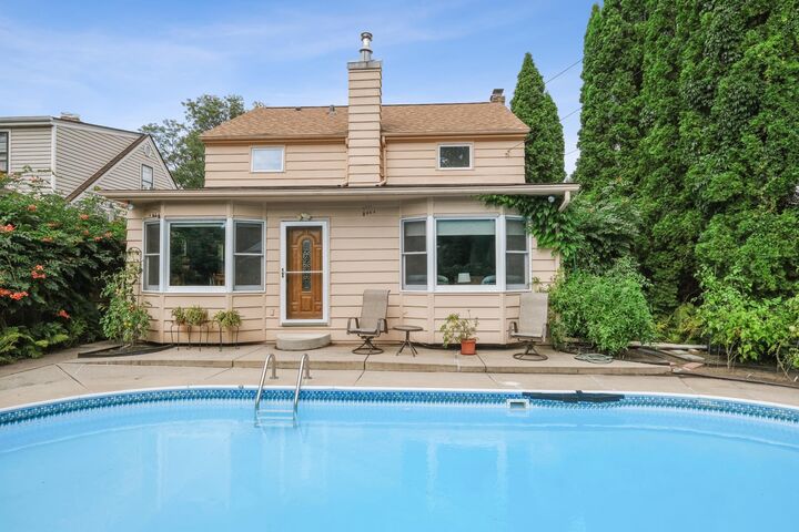 Property Photo:  992 Orange Avenue E  MN 55106 