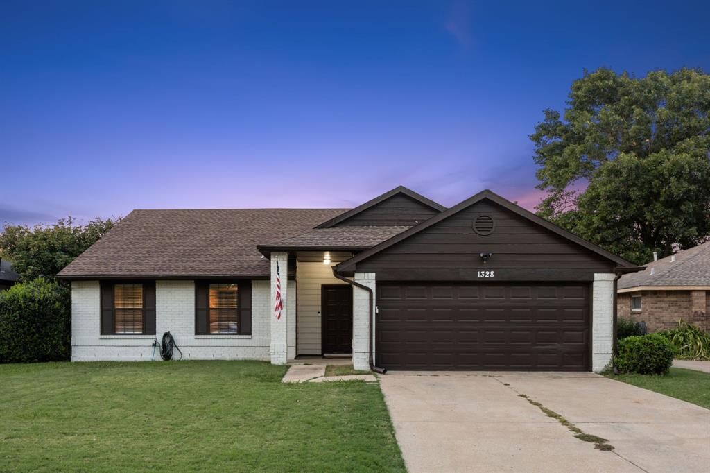 Property Photo: 1328 Superior Drive TX 75028