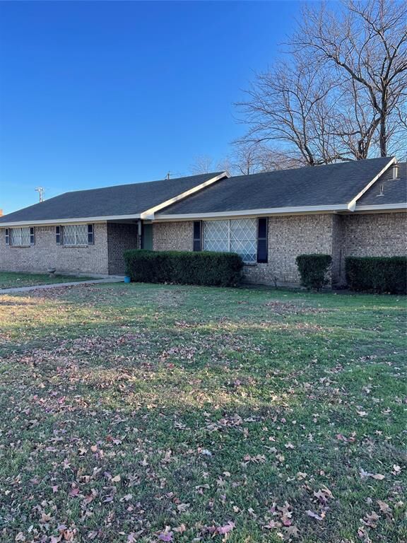 Property Photo:  105 Stiles Drive  TX 76065 