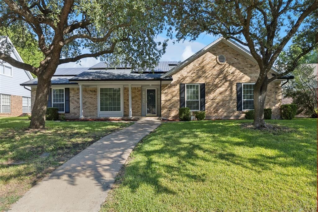 Property Photo: 2714 Spartacus Drive TX 75052