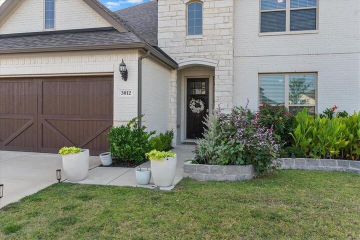 Property Photo: 3012 Tea Olive Drive TX 75032
