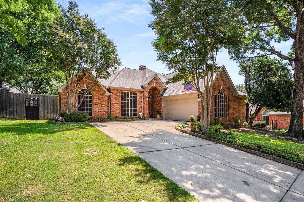 Property Photo:  1008 Inverness Court  TX 75022 