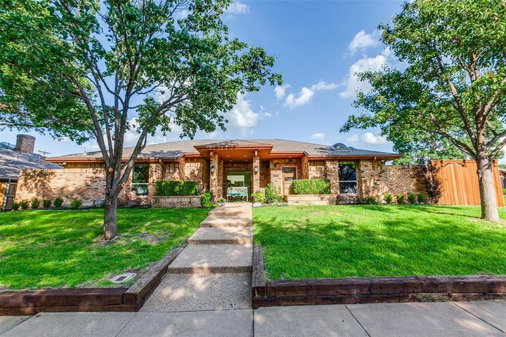 Property Photo:  16102 Red Cedar Trail  TX 75248 