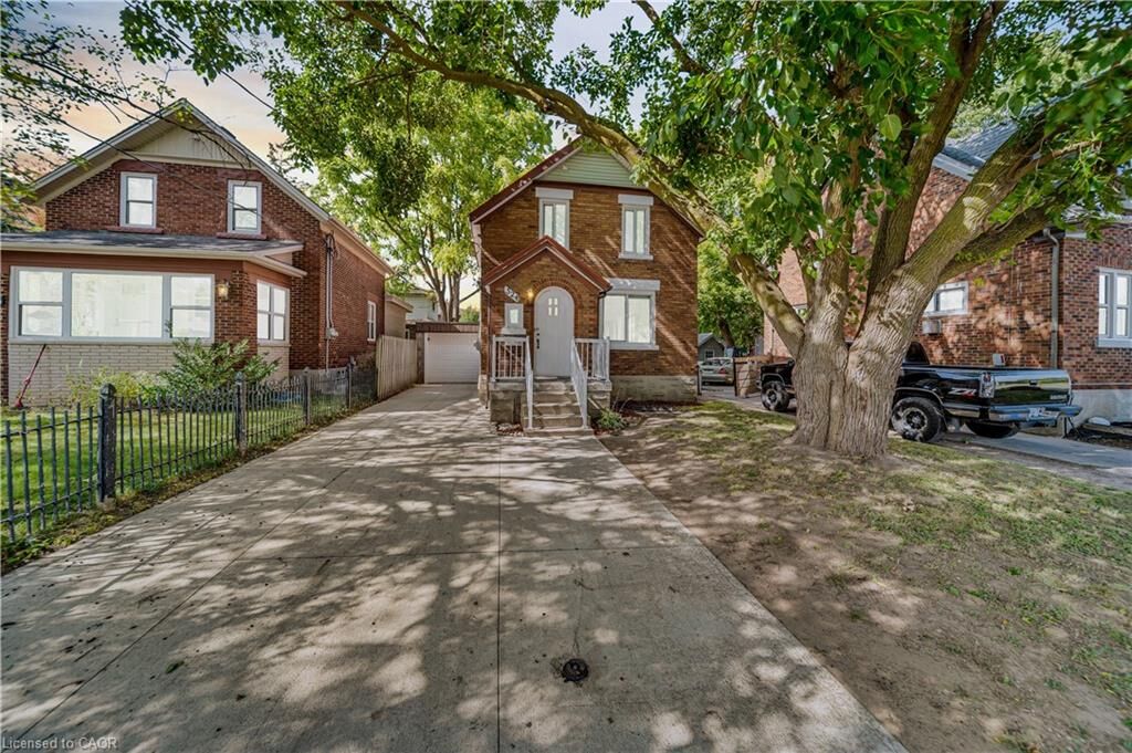 Photo de la propriété:  324 Victoria Street S  ON N2M 3A3 