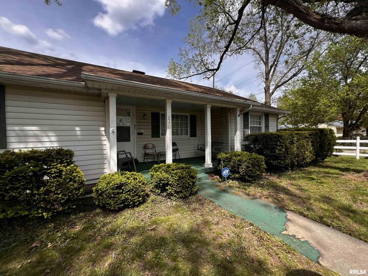 Property Photo: 810 E 7th Street IL 62801