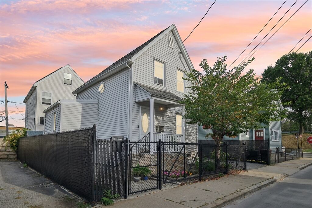 Property Photo:  7 Montrose St  MA 02149 