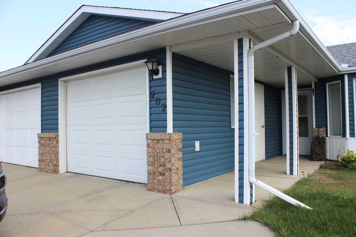 202 Ebert Close W  Red Deer AB T4R 2C5 photo