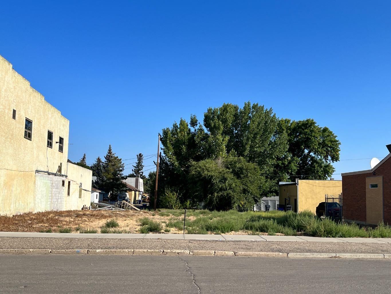 Property Photo: 212 5th Avenue W AB T0K 0G0