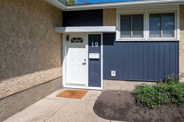 Property Photo:  19 Sherwood Crescent  AB T4N 0A4 