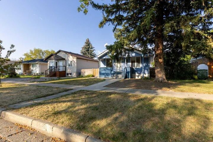 Property Photo:  730 12A Street N  AB T1H 2K3 