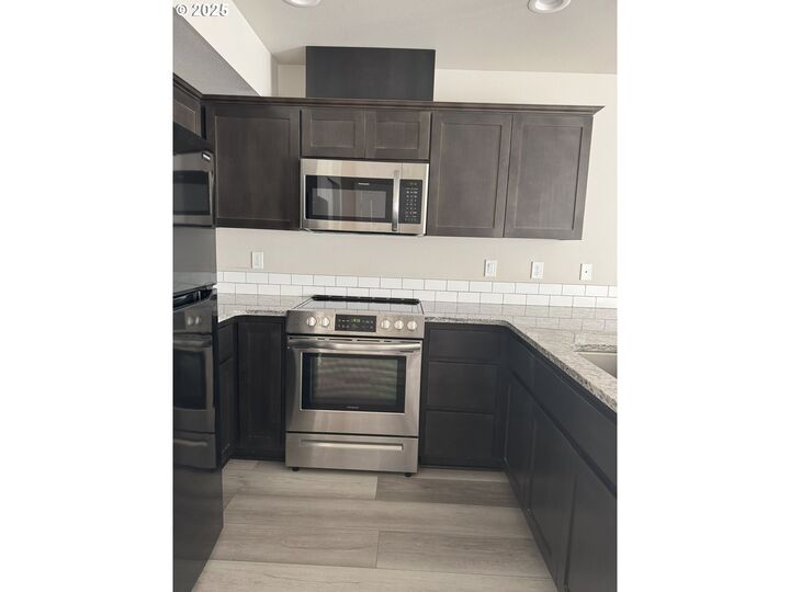 Property Photo:  688 E Oregon Ave  OR 97838