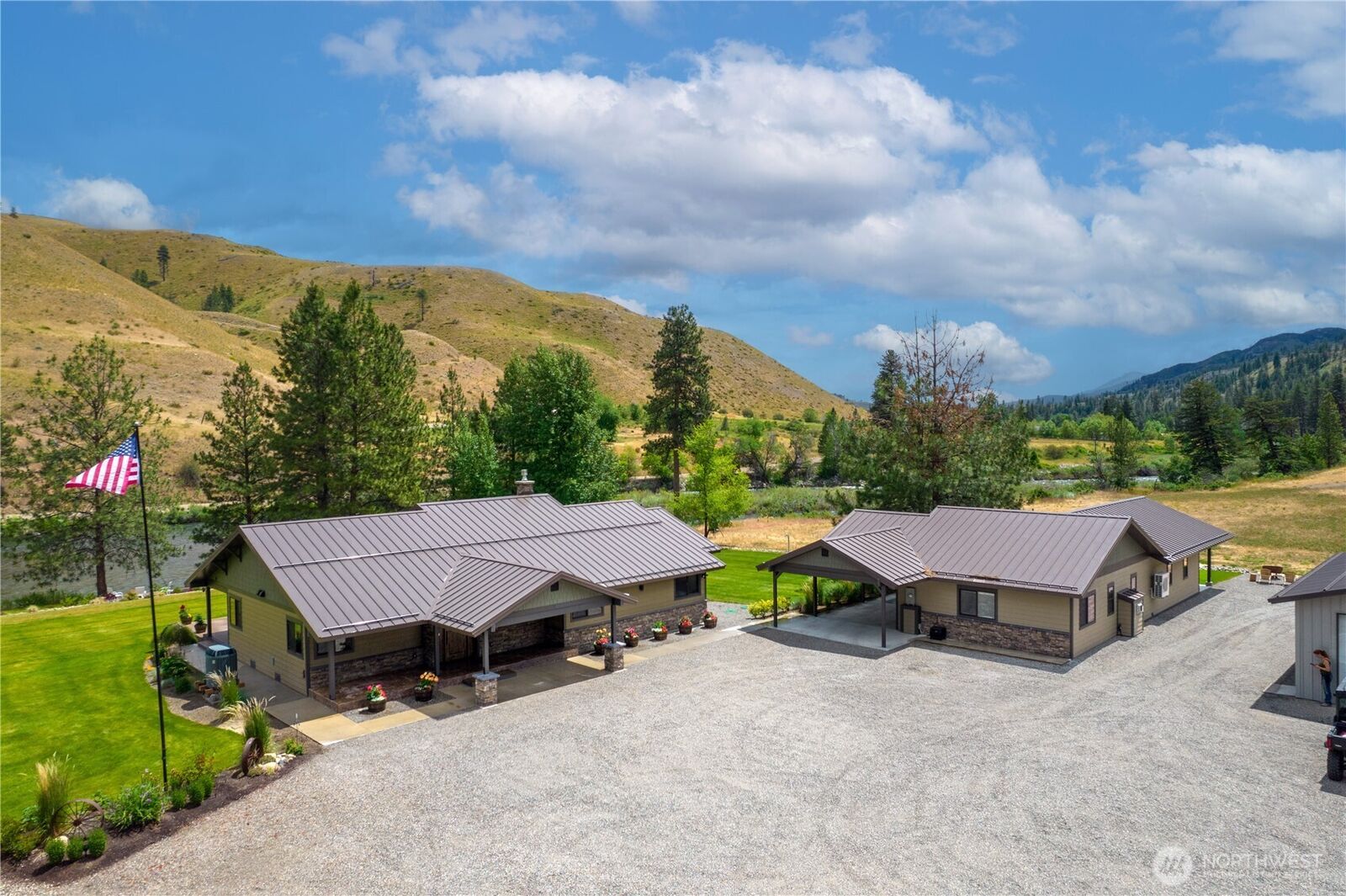 Property Photo:  14  Maverick Lane  WA 98814 
